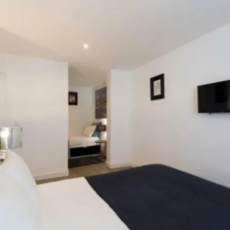 Ola Lisbon- Castelo V * Lissabon